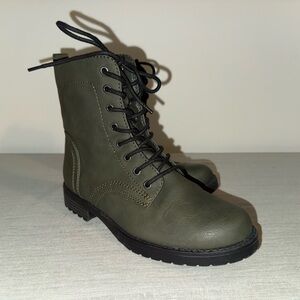 Amazon Essentials Olive Green Boots